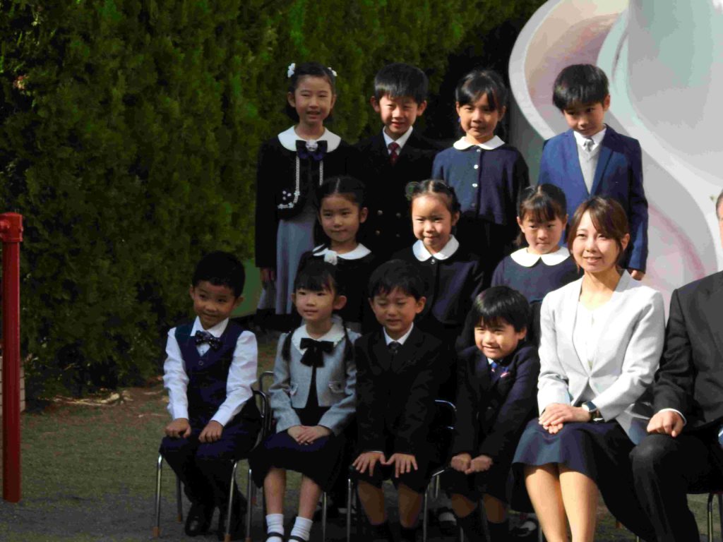 貞静幼稚園 ： 第93回幼稚園だより「卒園アルバム撮影」