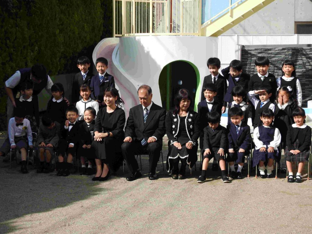 貞静幼稚園 ： 第93回幼稚園だより「卒園アルバム撮影」