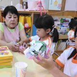 第84回幼稚園だより「預かり保育 製作」