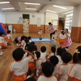 第86回幼稚園だより「すいか割り」